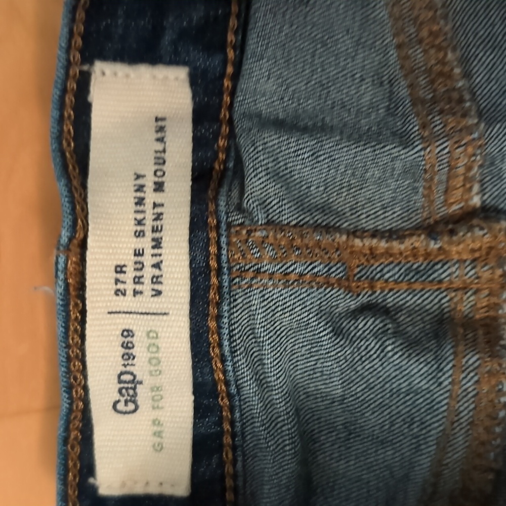 Gap Ripped Skinny Jeans - Picture 2 of 9